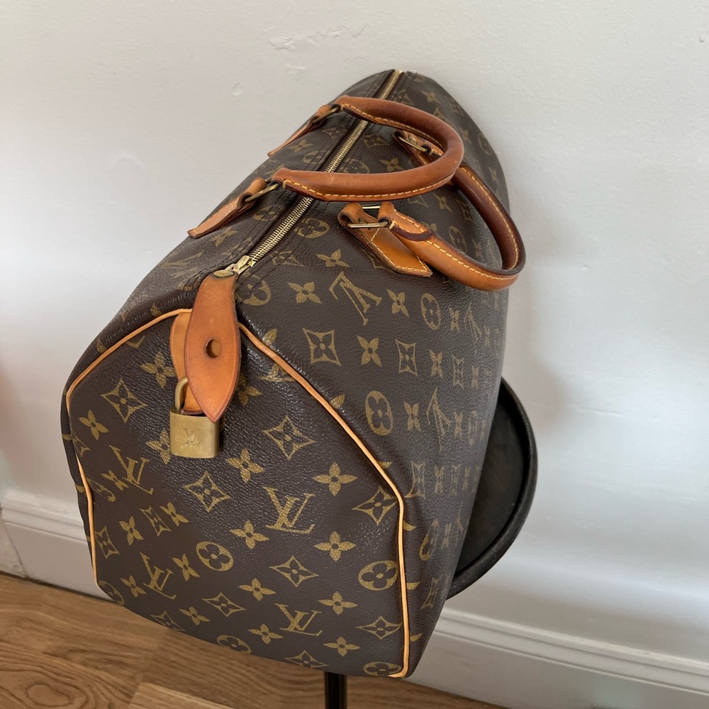 Louis Vuitton Speedy 35